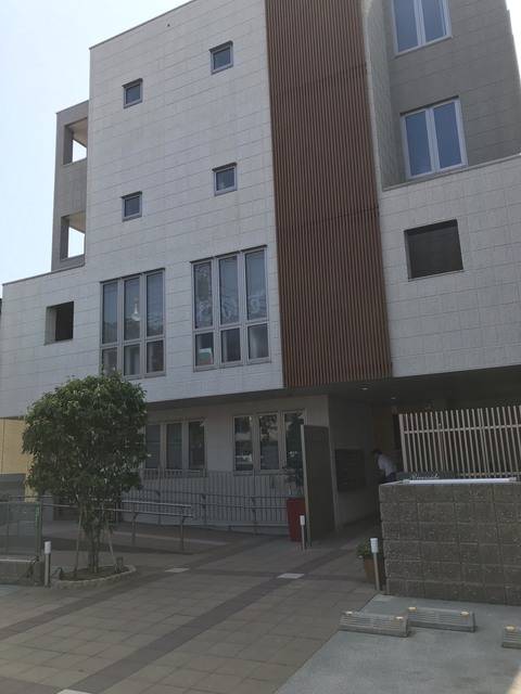 Ｒｉｖｅｒｓｉｄｅ　Ｄｅｕｘ．‘Ｍ’