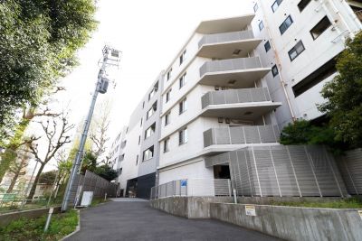 コスモリード新宿余丁町