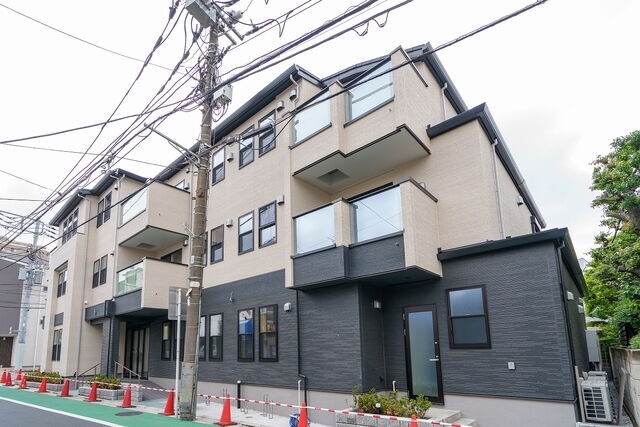プレジール志村