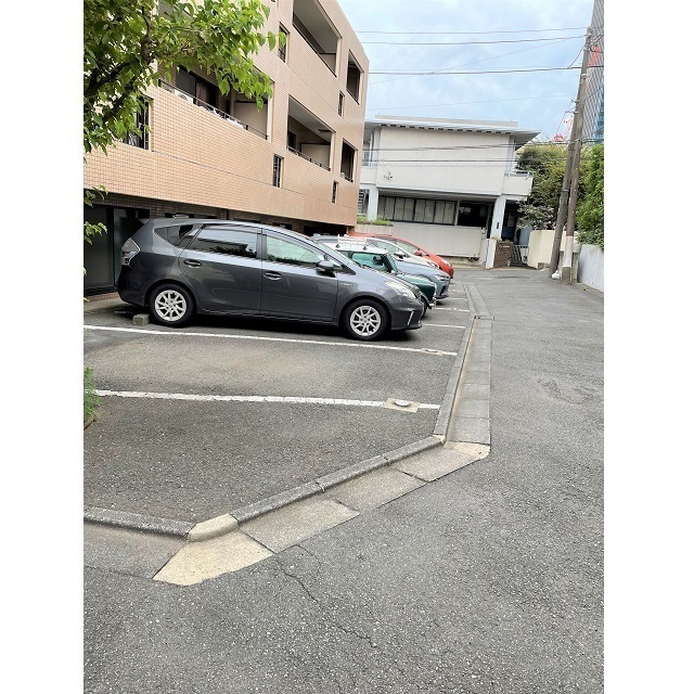 ヒルズ三栄町
