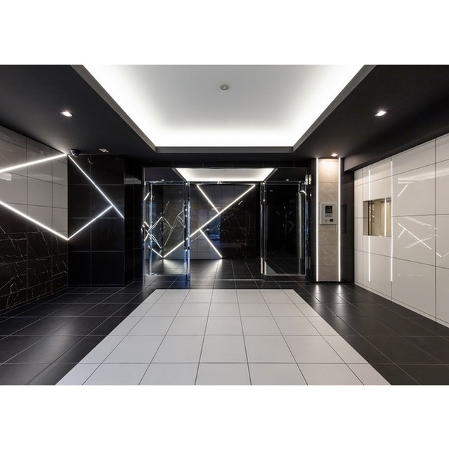 ラドゥセール四ツ木イースト・ウエスト