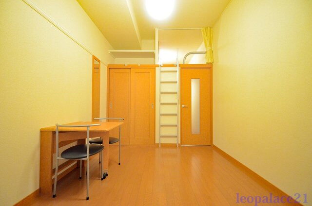 レオパレス逗子ＴＷＩＮ－α