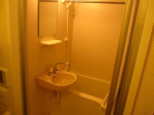 レオパレス逗子ＴＷＩＮ－α