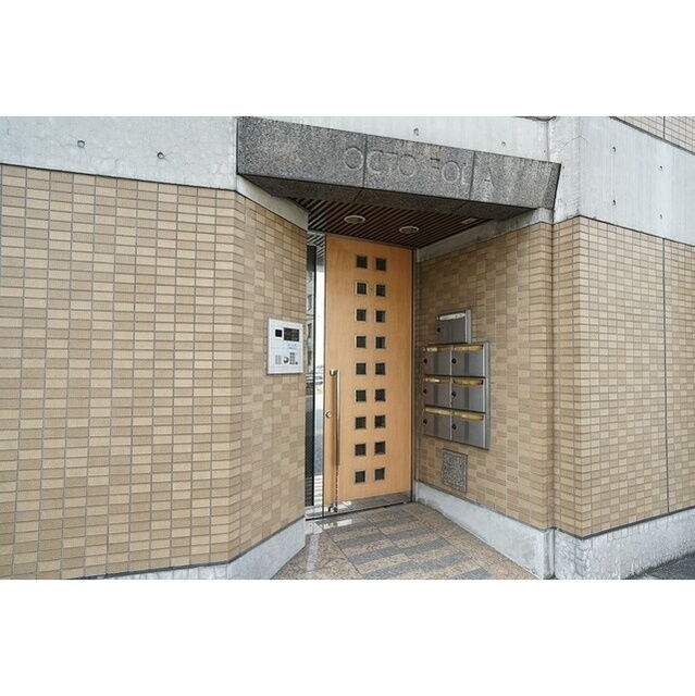 ＯＣＴＯＦＯＬＩＡ