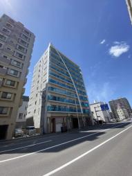 コローレ知事公館前