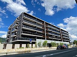 サンリヤン都府楼前