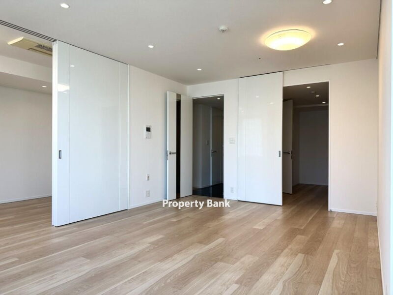 THE ROPPONGI TOKYO CLUB RESIDENCE
