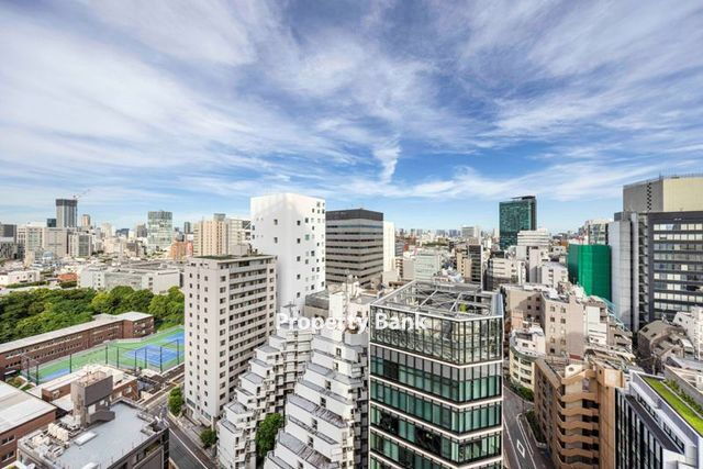 青山パークタワー