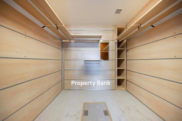 青山パークタワー