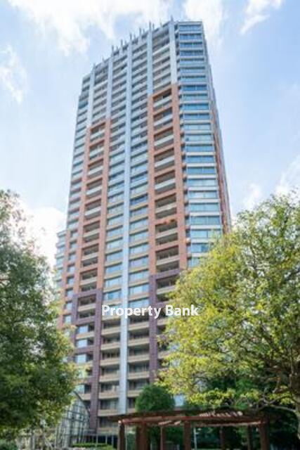 青山パークタワー