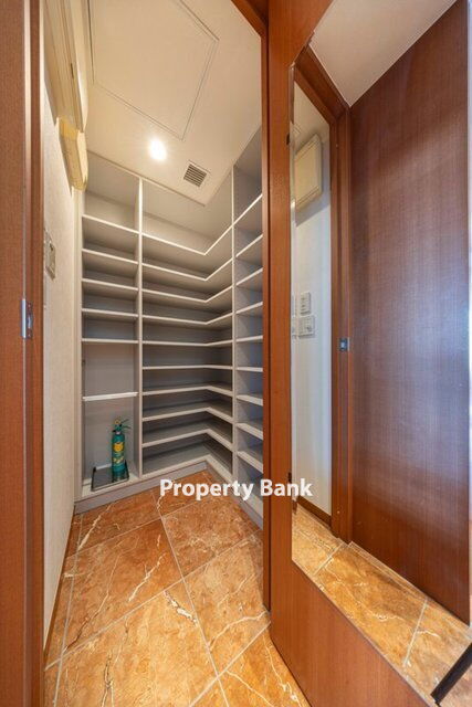 青山パークタワー