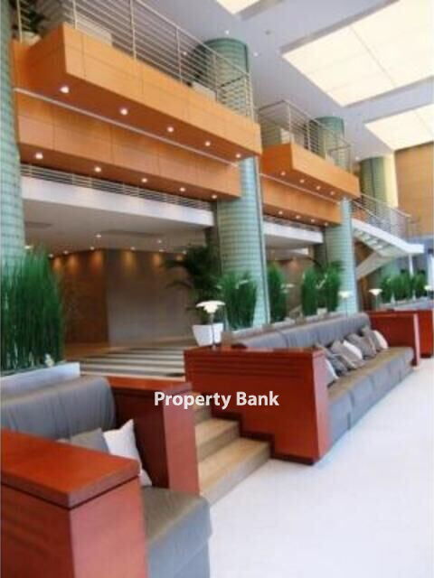 青山パークタワー