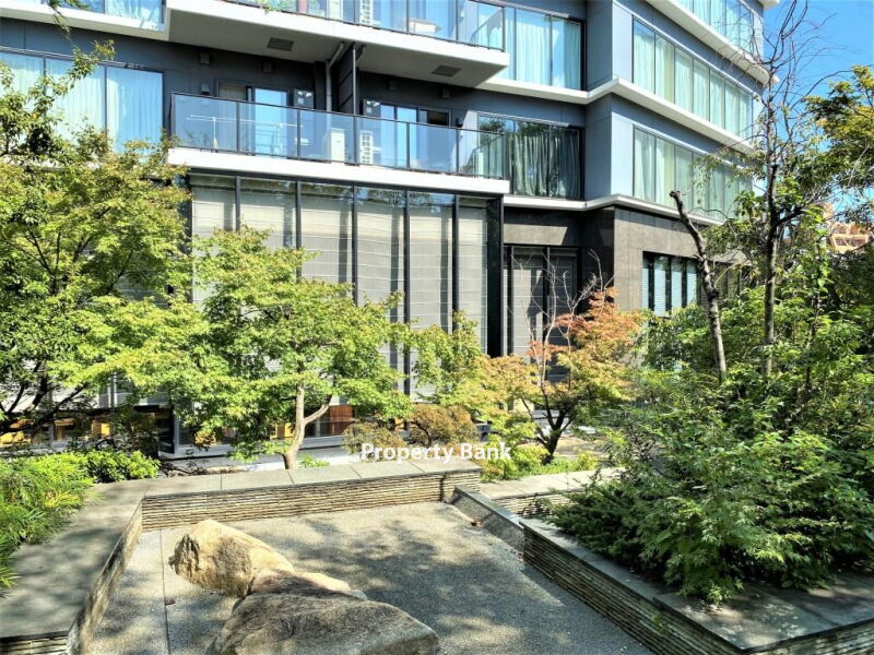 コンフォリア新宿イーストサイドタワー